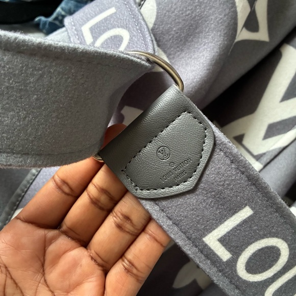 Louis Vuitton Belted Double Face Hooded Wrap Coat - Picture 9 of 14